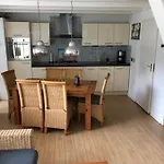 Ferienhaus In Stavenisse Mit Garten, Grill Und Terrasse
